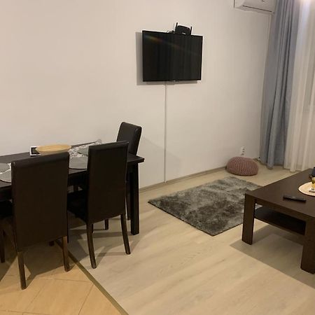 Confort Apartment Medias Exterior photo