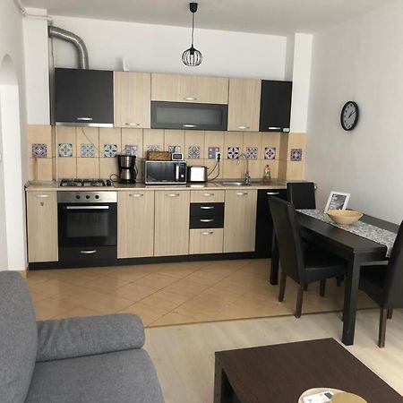 Confort Apartment Medias Exterior photo